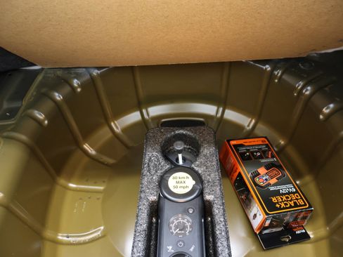 Used 2011 Ford Mustang Shelby GT500 w/ SVT Performance Pkg image 26