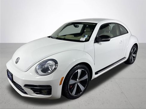 Used 2013 Volkswagen Beetle 2.0T image 2