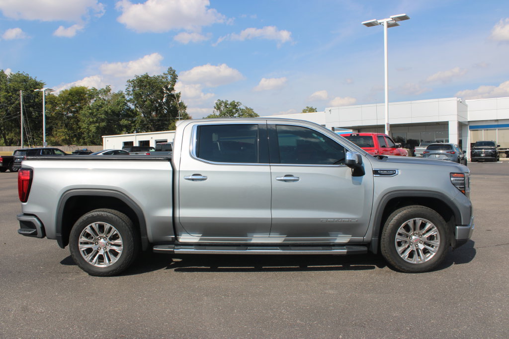 Used 2023 GMC Sierra 1500 Denali AWD/4WD image 11