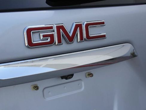 Used 2020 GMC Terrain Denali w/ Denali Premium Package AWD/4WD image 9