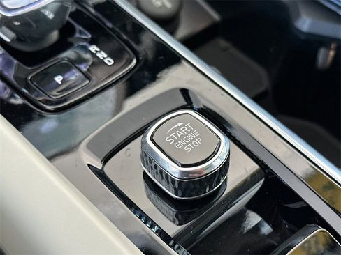 New 2026 Volvo XC60 T8 Ultra w/ Protection Package Premier image 22