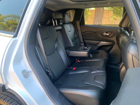 Used 2021 Jeep Cherokee Latitude Lux w/ Sun & Sound Group image 24