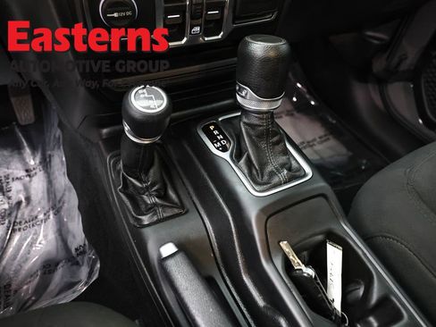 Used 2020 Jeep Gladiator Sport w/ Quick Order Package 24S AWD/4WD image 13