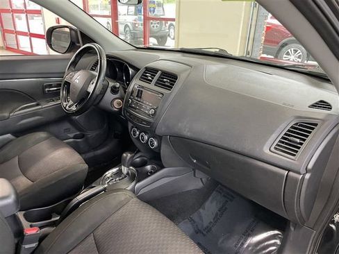Used 2017 Mitsubishi Outlander Sport ES AWD/4WD image 22