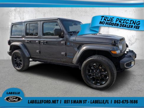 Used 2025 Jeep Wrangler Unlimited Sahara w/ Safety Group AWD/4WD image 1