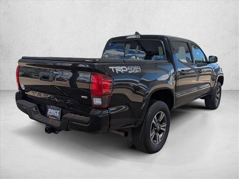 Used 2019 Toyota Tacoma TRD Sport AWD/4WD image 5