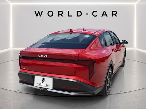 Used 2025 Kia K4 EX image 7