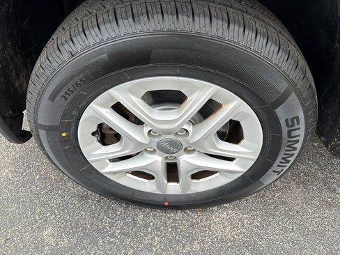 Used 2018 Jeep Compass Sport w/ Cold Weather Group image 9