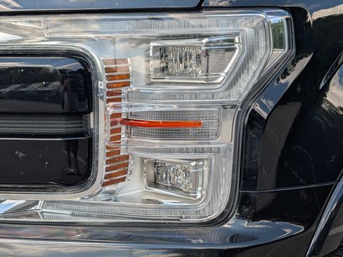 Used 2019 Ford F150 Lariat w/ Equipment Group 502A Luxury AWD/4WD image 16