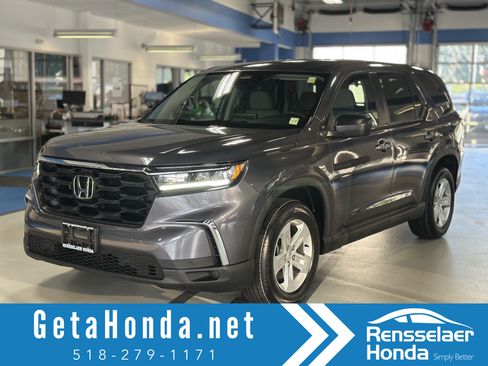 Used 2023 Honda Pilot LX image 1
