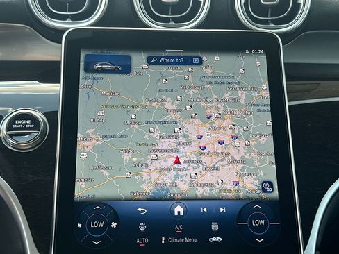 Used 2026 Mercedes-Benz GLC 350e 4MATIC image 32