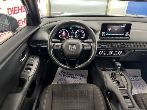 Used 2025 Honda HR-V Sport image 30