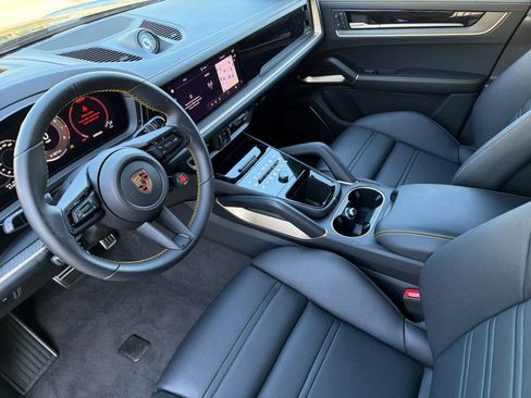 Certified 2026 Porsche Cayenne Turbo GT AWD/4WD image 4