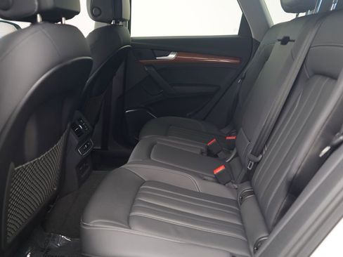 Used 2023 Audi Q5 2.0T Premium w/ Convenience Package AWD/4WD image 7