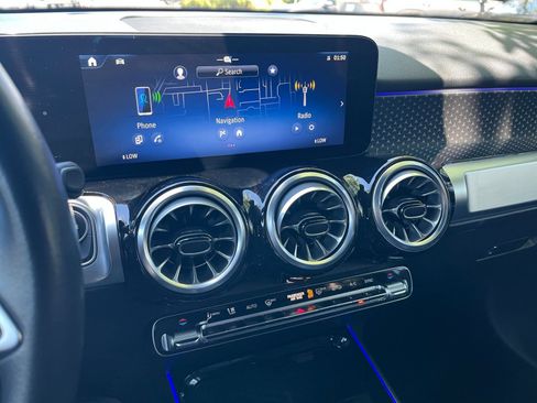 Used 2025 Mercedes-Benz GLB 250 image 17