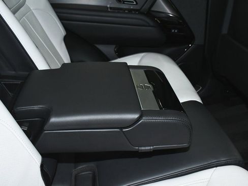 Used 2023 Land Rover Range Rover Sport SE Dynamic image 57