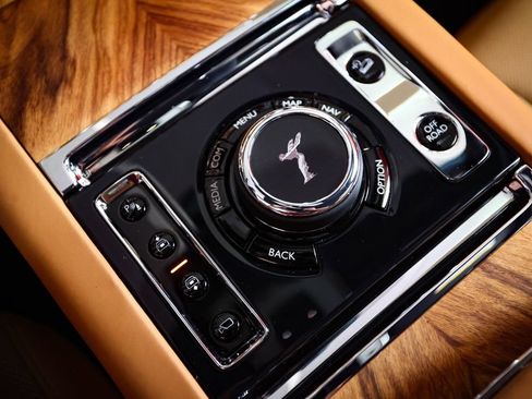 Used 2022 Rolls-Royce Cullinan AWD/4WD image 34