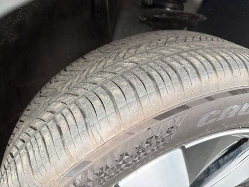 Used 2025 Volkswagen Taos S image 11