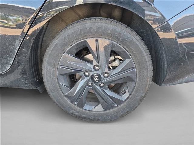 Used 2022 Hyundai Elantra SEL FWD image 13