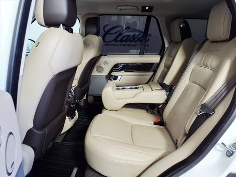Used 2020 Land Rover Range Rover HSE image 8