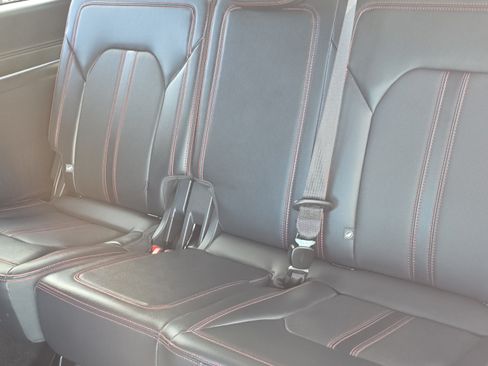 Used 2024 Ford Expedition Limited RWD image 17