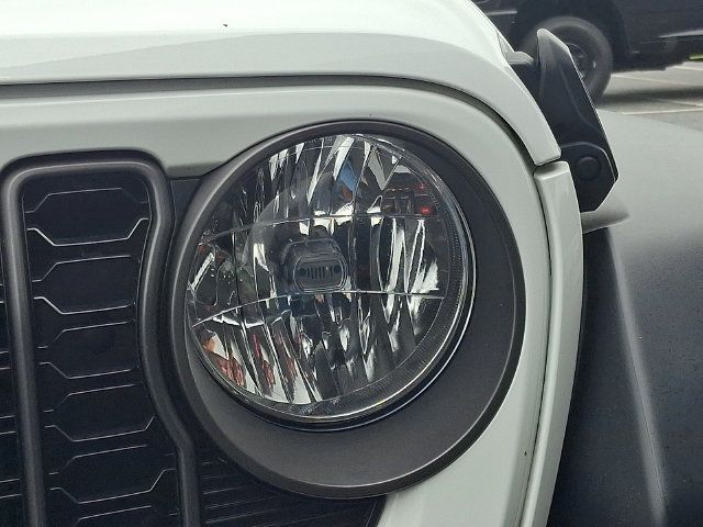 Used 2024 Jeep Wrangler Unlimited Sport AWD/4WD image 9