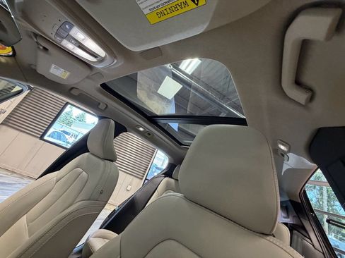 Used 2023 Volvo XC40 B5 Plus w/ Driver Assist Package AWD/4WD image 8