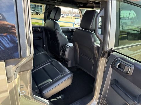 Used 2025 Ford Bronco Outer Banks image 13