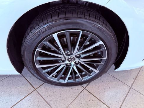 Certified 2023 Lexus ES 350 w/ Premium Package image 15