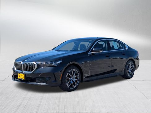 Used 2024 BMW i5 eDrive40i w/ Premium Package RWD image 5