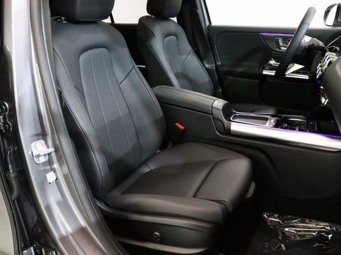 Certified 2025 Mercedes-Benz GLA 250 4MATIC image 17