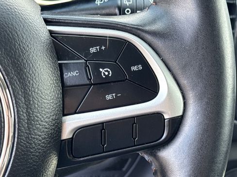 Used 2020 Jeep Compass Latitude w/ Cold Weather Group AWD/4WD image 34