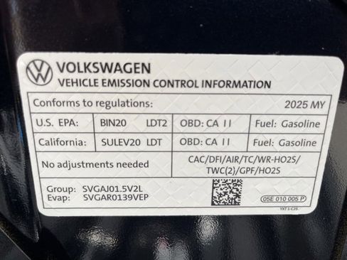 New 2025 Volkswagen Taos SE image 29