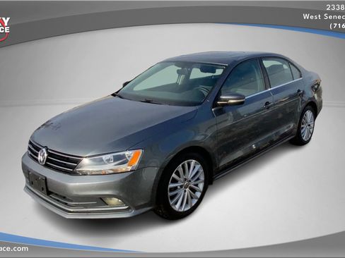 Used 2015 Volkswagen Jetta SE image 2