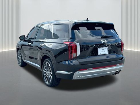 Used 2025 Hyundai Palisade Calligraphy FWD image 3
