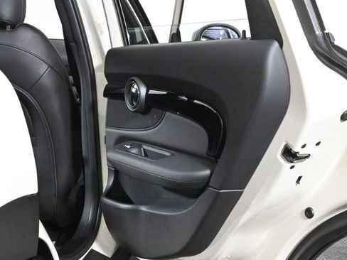 Used 2022 MINI Cooper Clubman S w/ Driver Assistance Package image 31