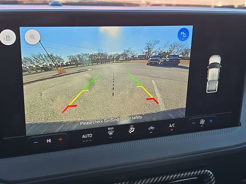 Certified 2025 Ford Maverick Lobo image 17