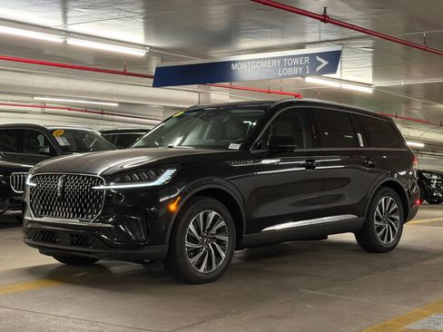 New 2026 Lincoln Aviator 2WD image 1