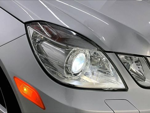 Used 2010 Mercedes-Benz E 350 Sedan image 27