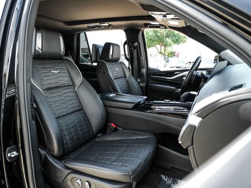 Used 2024 Cadillac Escalade V w/ LPO, ONYX Package AWD/4WD image 38