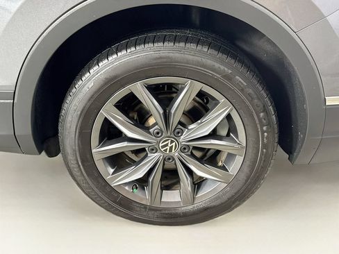 Used 2023 Volkswagen Tiguan SE AWD/4WD image 32