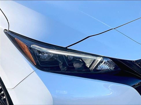 Certified 2024 Nissan Leaf SV Plus image 31