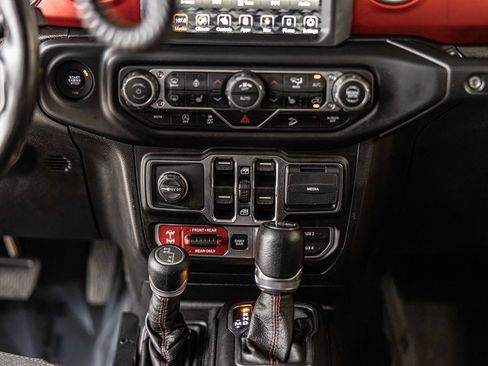 Used 2020 Jeep Wrangler Unlimited Rubicon w/ Dual Top Group image 36