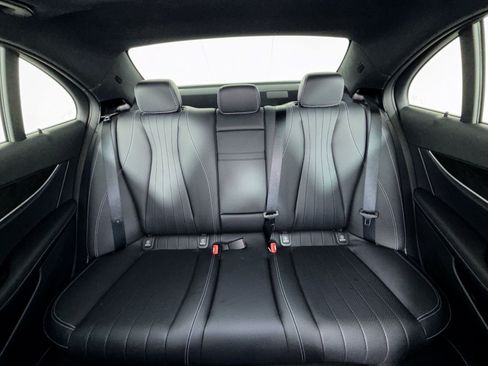 Used 2023 Mercedes-Benz E 350 4MATIC Sedan image 25