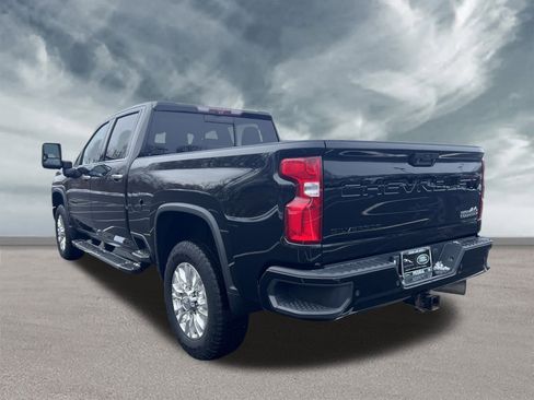 Used 2020 Chevrolet Silverado 2500 High Country image 3