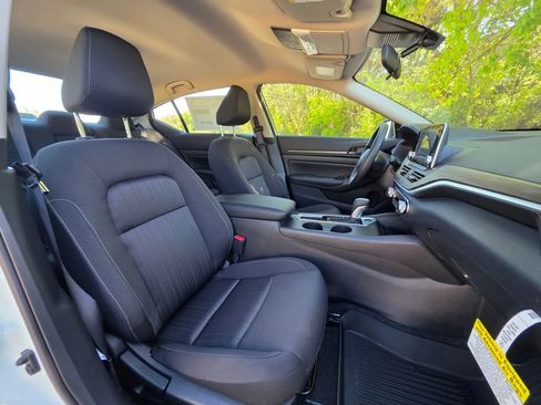 New 2026 Nissan Altima 2.5 SV image 8