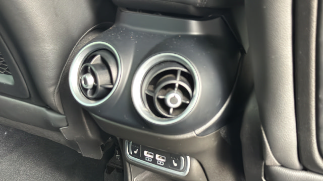 Used 2023 Alfa Romeo Stelvio Veloce AWD/4WD image 30