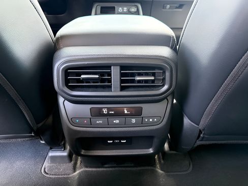 Certified 2025 Honda Pilot EX-L image 13