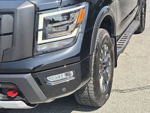 Used 2023 Nissan Titan PRO-4X w/ Pro-4x Convenience Package AWD/4WD image 8