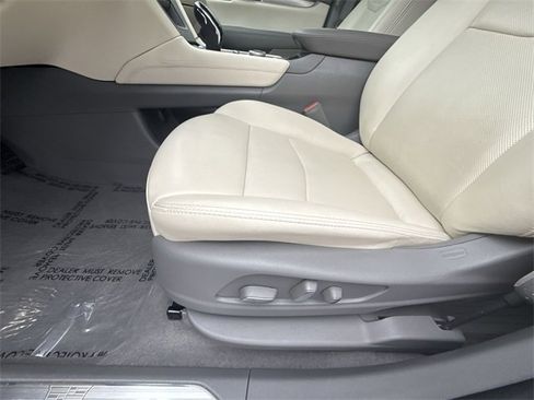 Used 2023 Cadillac XT5 Premium Luxury image 12